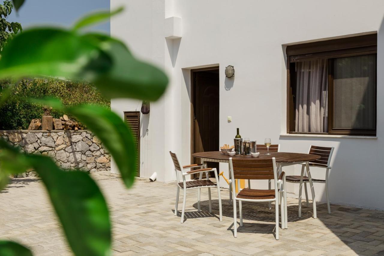 The Corner House At Gennadi Court Villa Dış mekan fotoğraf