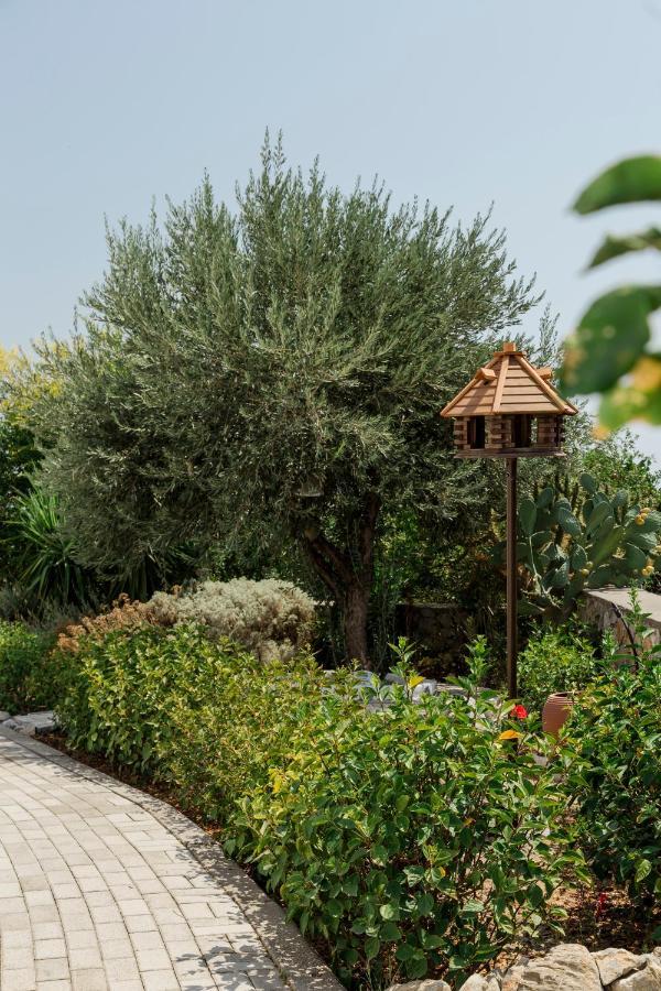 The Corner House At Gennadi Court Villa Dış mekan fotoğraf